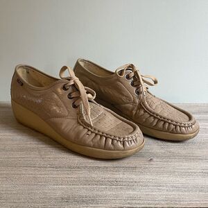 SAS Handsewn Taupe Wedges